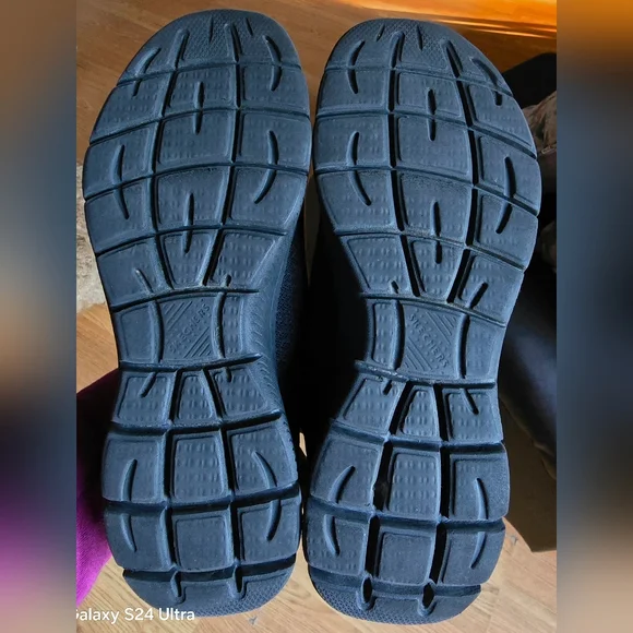 Sz 9 Women's SKECHERS SUMMITS-COOL Classic Slip-on Black Shoes - Picture 7 of 8